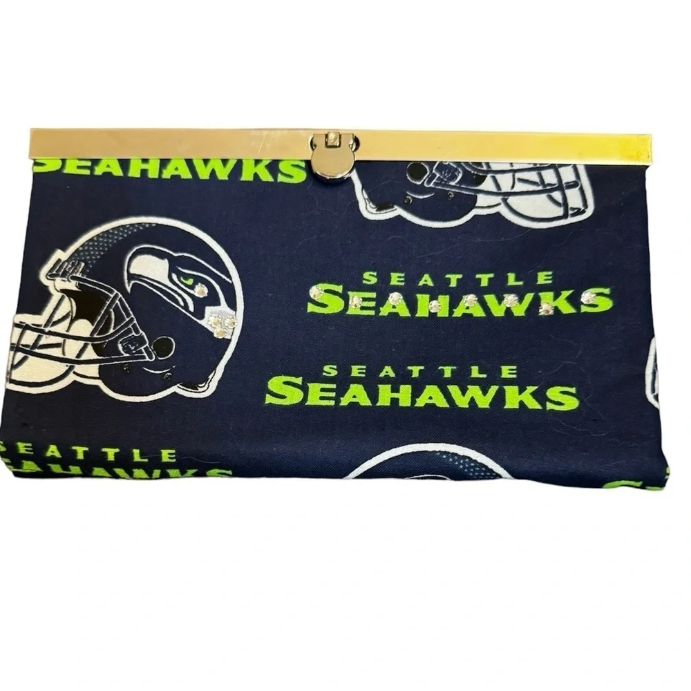 SEATTLE SEAHAWKS Bifold rhinestone accent wallet purse bag 12's Clutch NWOT
